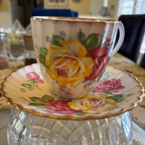 Vintage Gladstone Apricot Rose China teacup and saucer